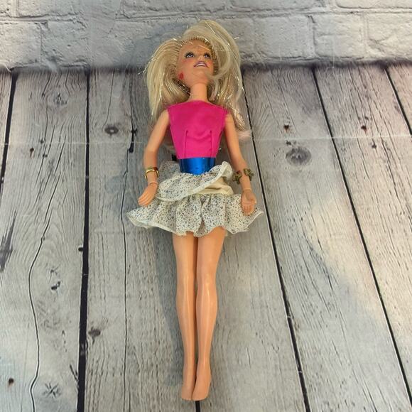 Jem & The Holograms Glitter and Gold Vintage Jerrica Doll - Picture 2 of 6